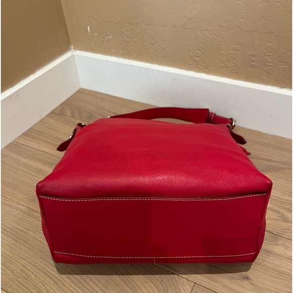 GUC~Dooney & Bourke Red Leather, Quiet Luxury, Large Shoulder bag/Tote/ Handbag - Picture 11 of 13